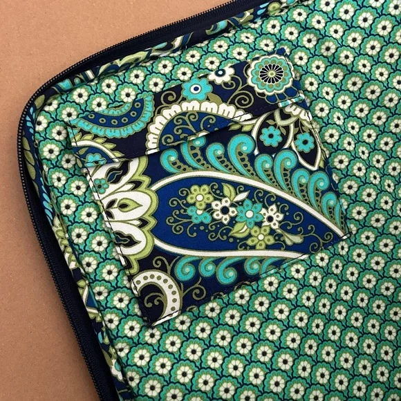 Retired pattern Vera Bradley (Rhythm & Blues) laptop sleeve/case - Picture 5 of 7